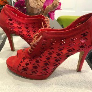 Stylish Red Pumps by High Heel Power